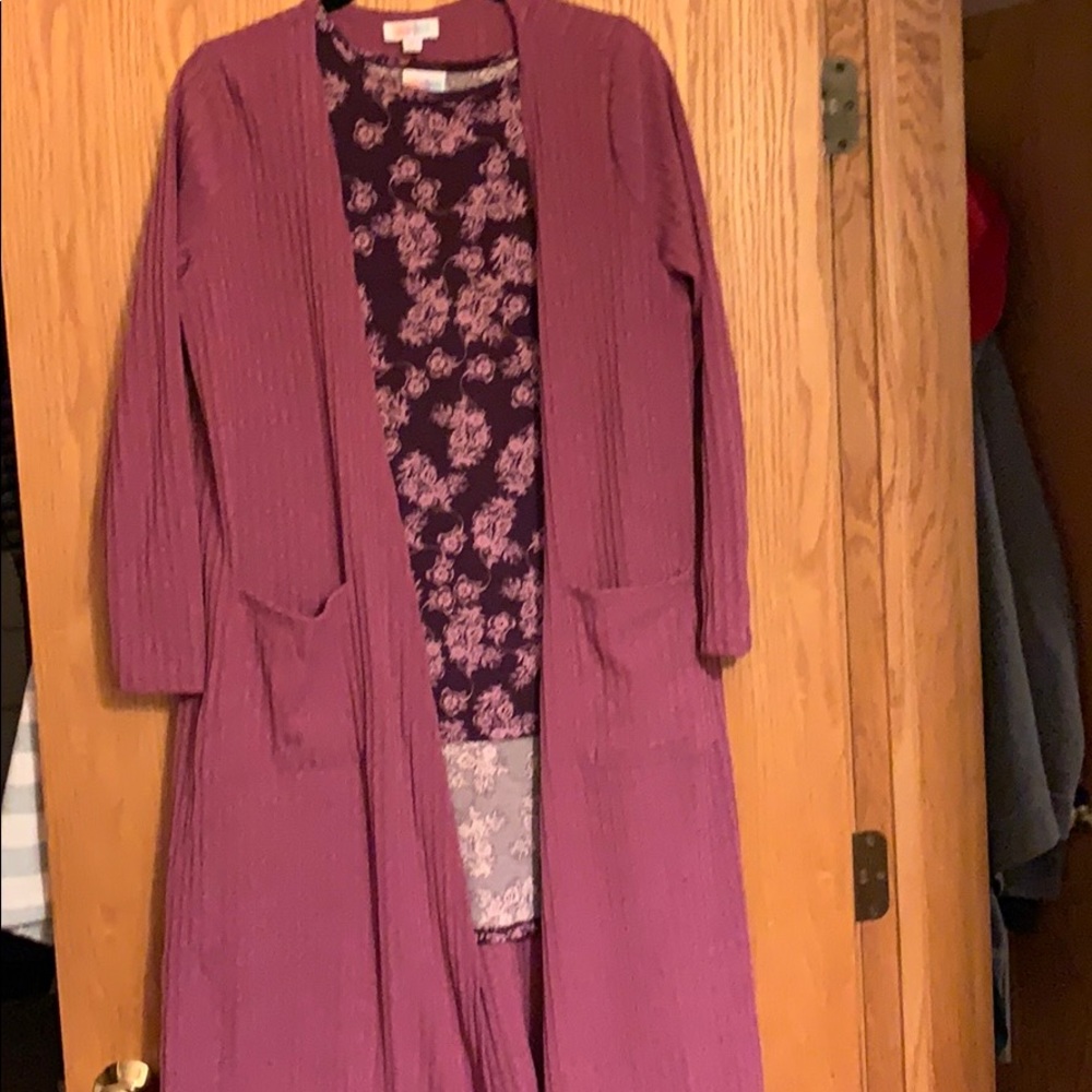 Lularoe Sarah purple/plum Floral